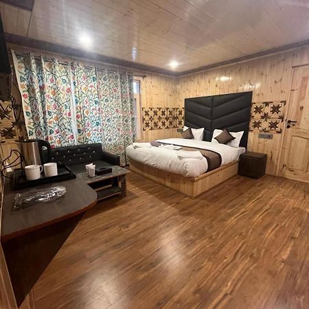 Pine Palace Resort Pahalgām Екстериор снимка