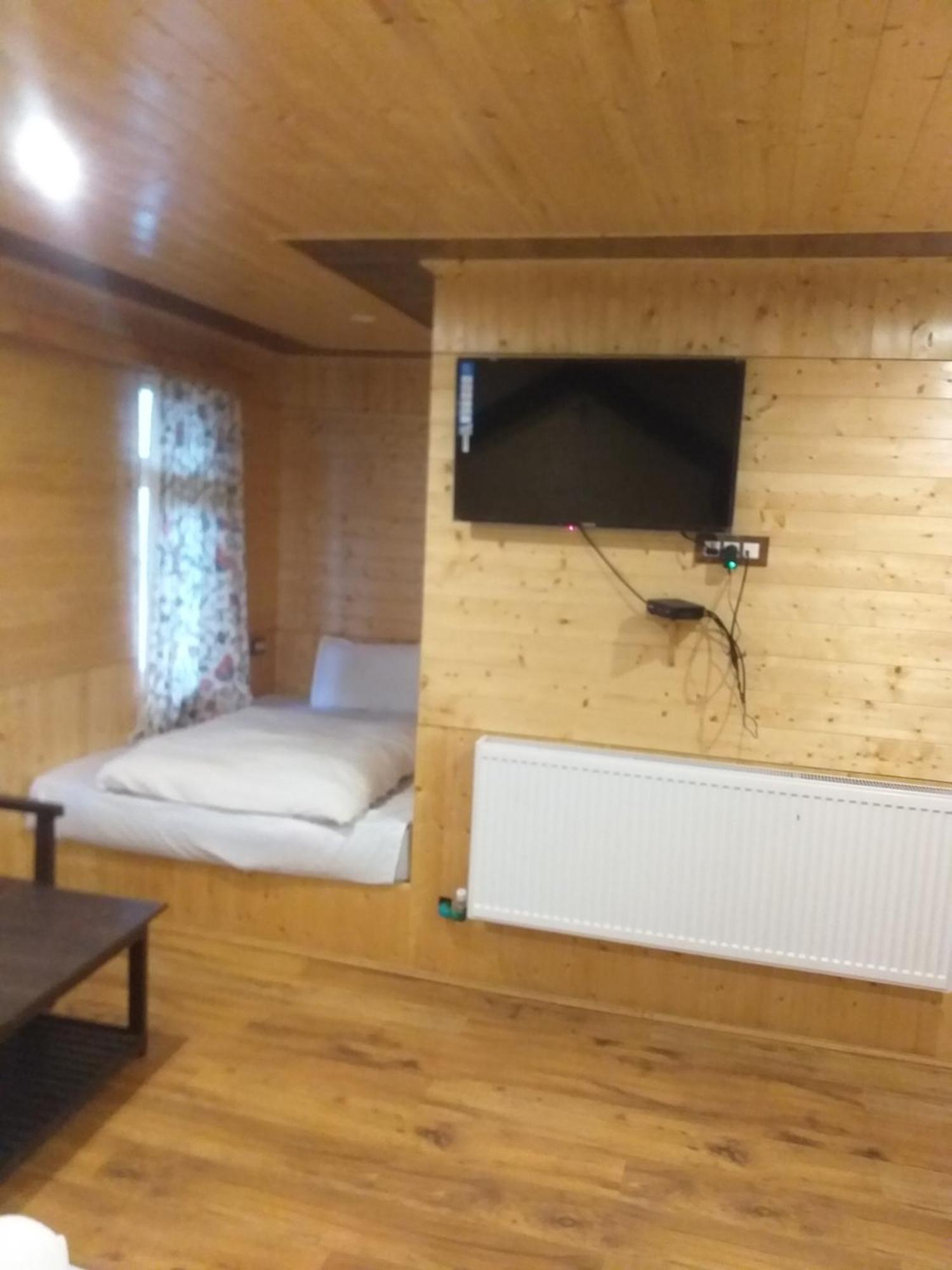 Pine Palace Resort Pahalgām Екстериор снимка