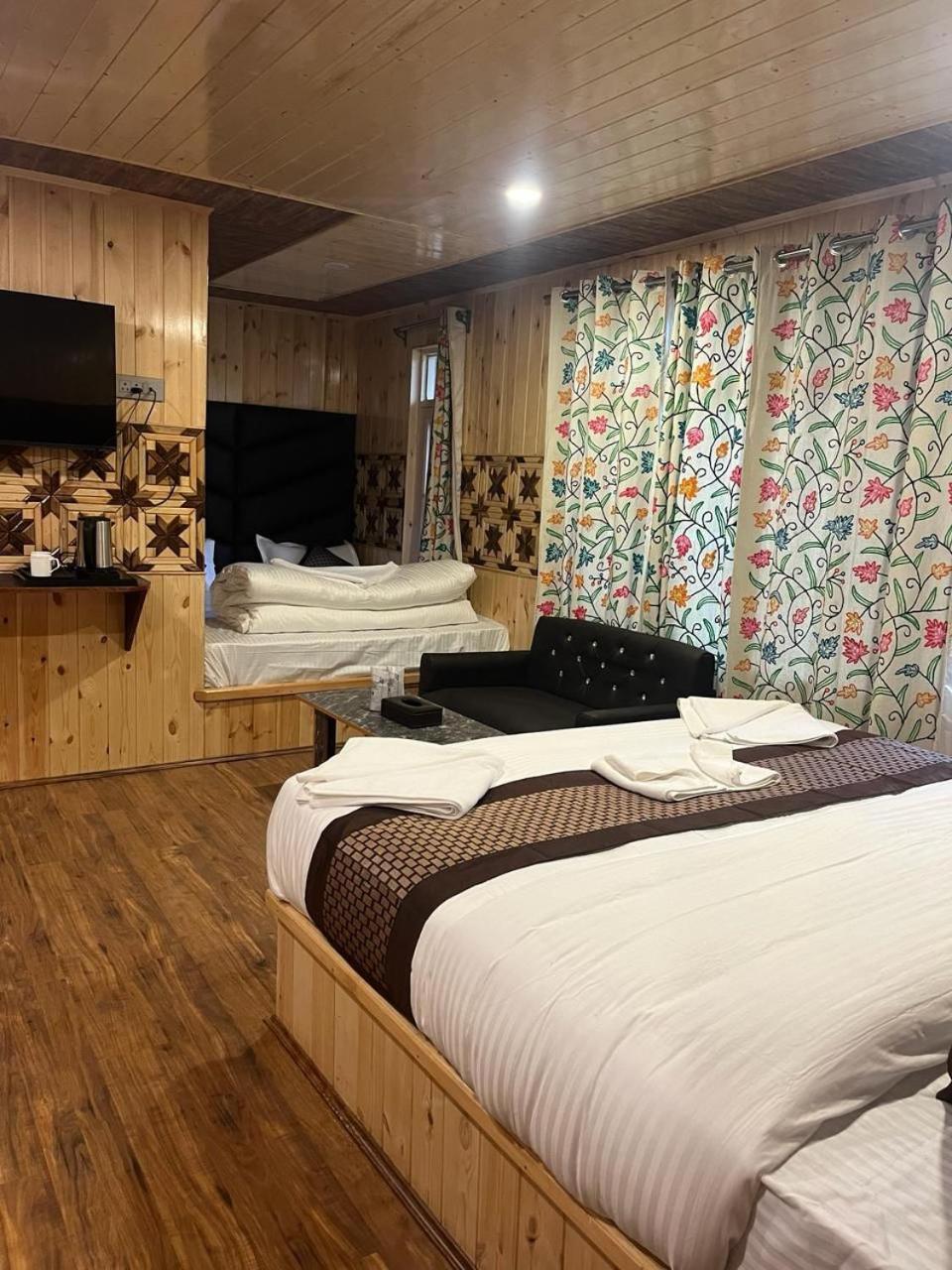 Pine Palace Resort Pahalgām Екстериор снимка