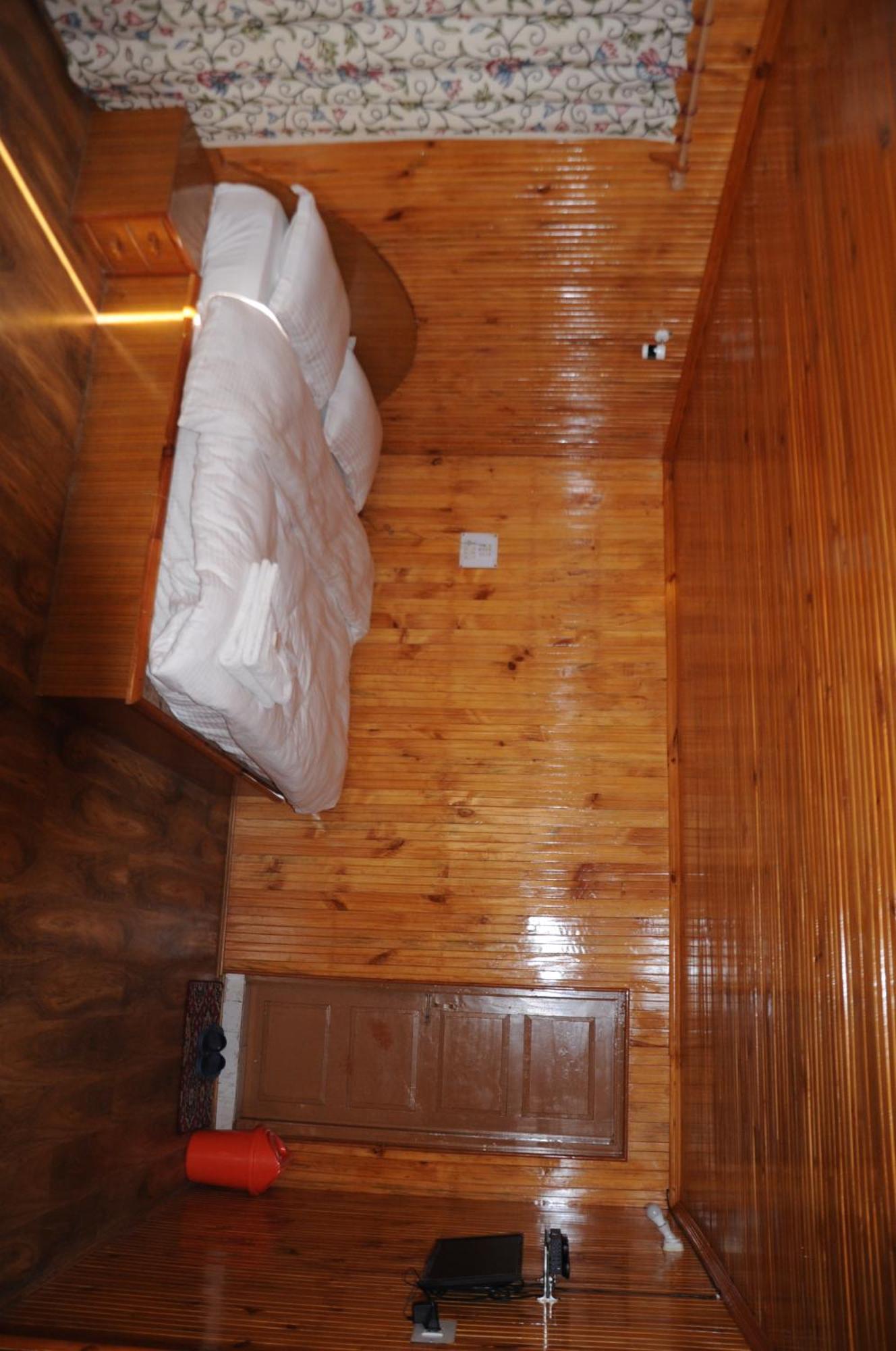 Pine Palace Resort Pahalgām Екстериор снимка